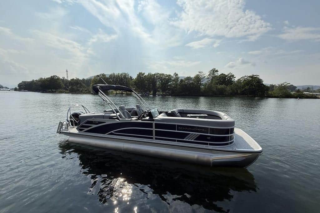 New Bennington M Line Luxury Quad Bench Tritoon Boats For Sale 