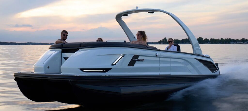 New Bennington QX Line Luxury Swingback Tritoon Boats For Sale 