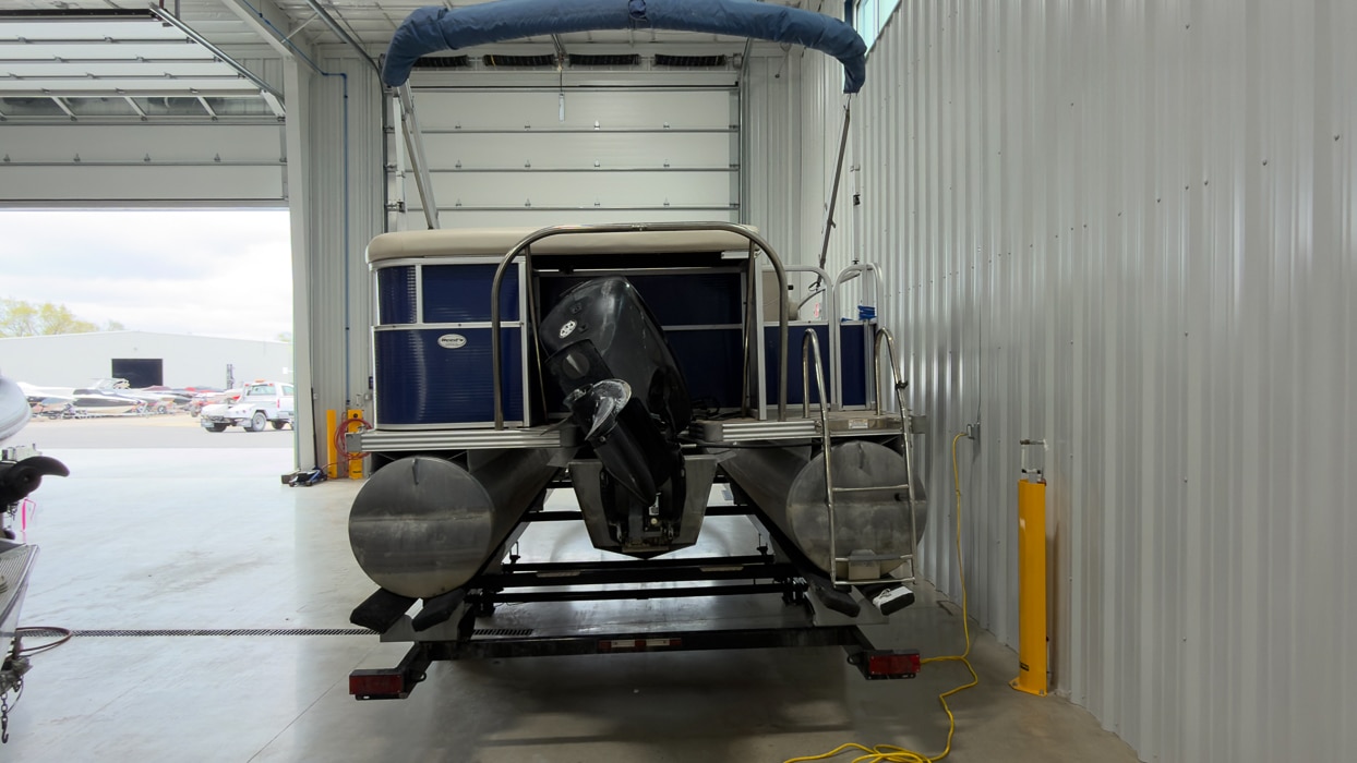 2012 Manitou Aurora, photo 3 of 23