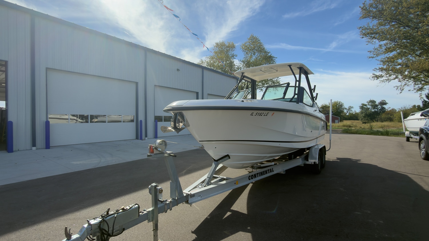 2022 Boston Whaler 240 Vantage, photo 3 of 28