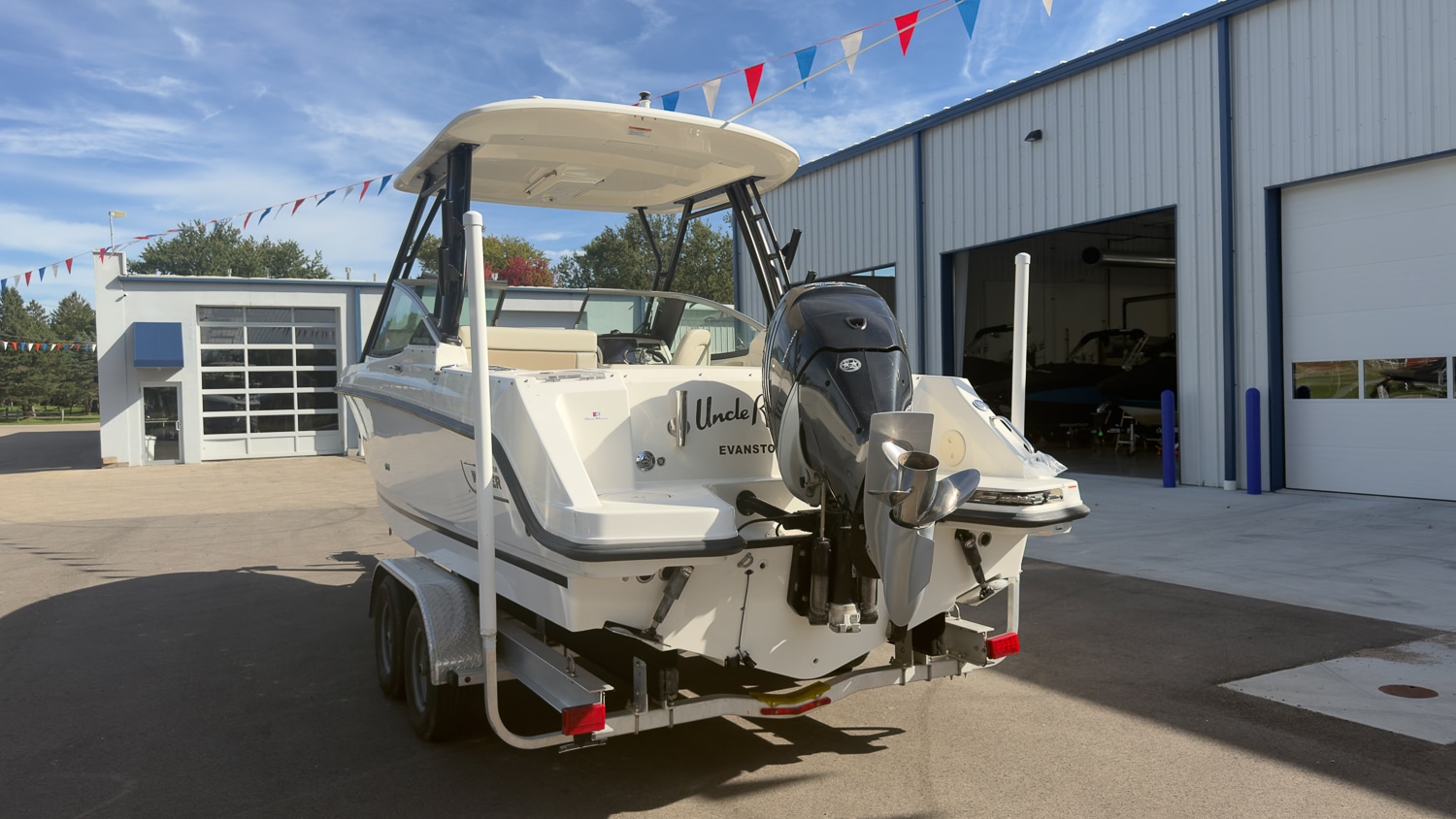 2022 Boston Whaler 240 Vantage, photo 4 of 28