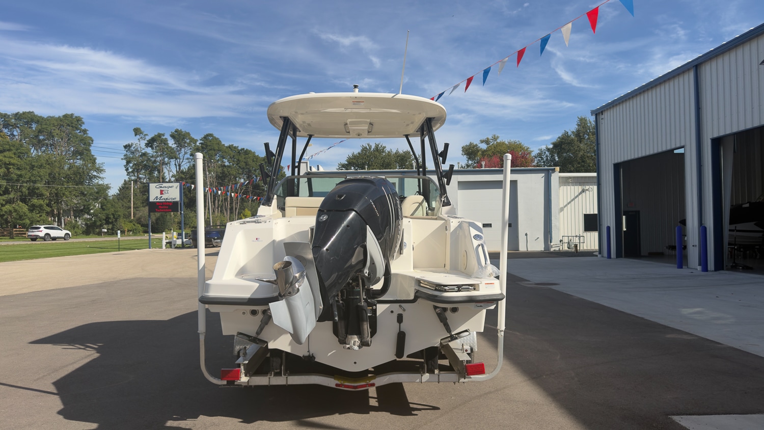 2022 Boston Whaler 240 Vantage, photo 5 of 28