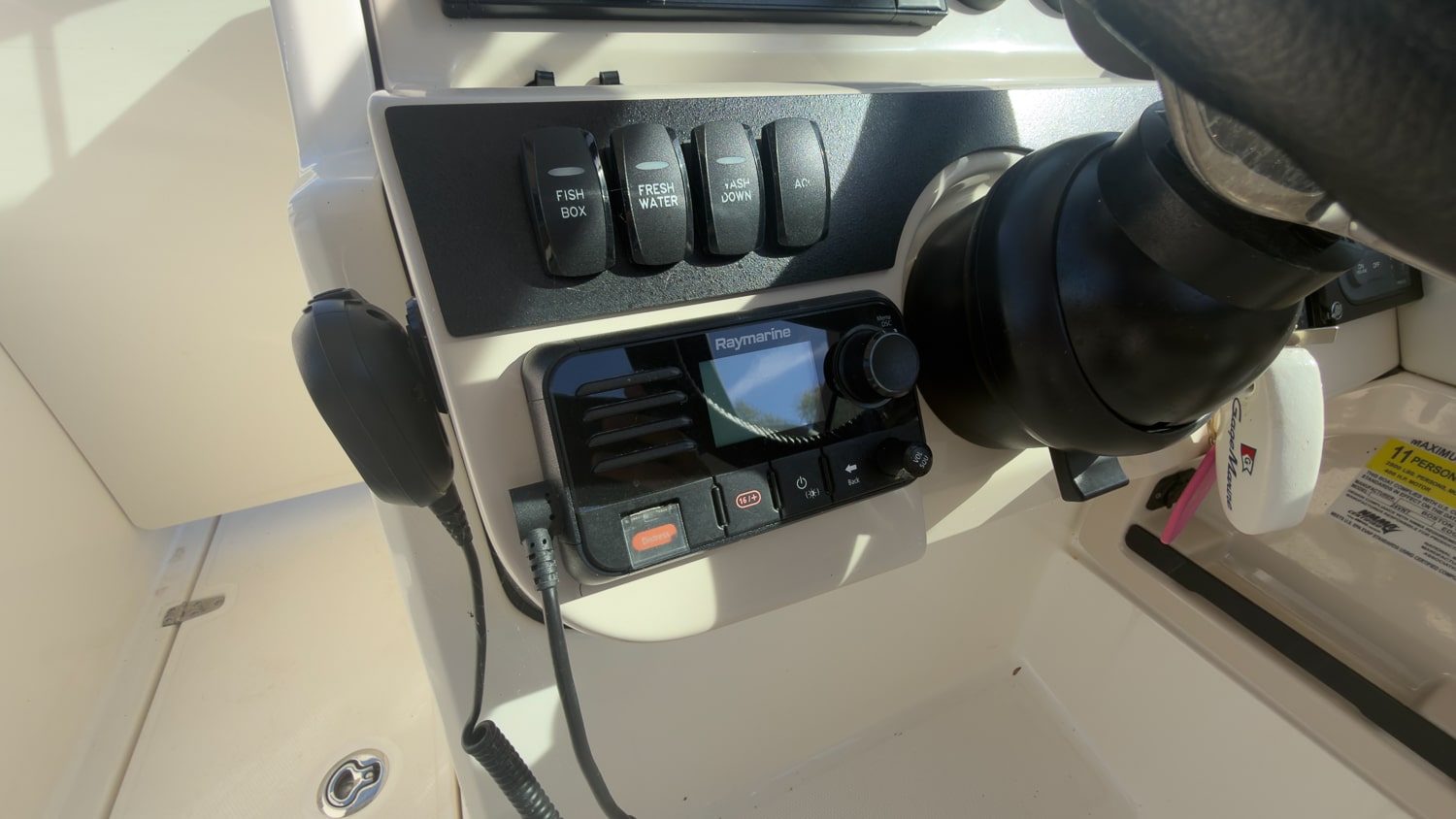 2022 Boston Whaler 240 Vantage, photo 21 of 28