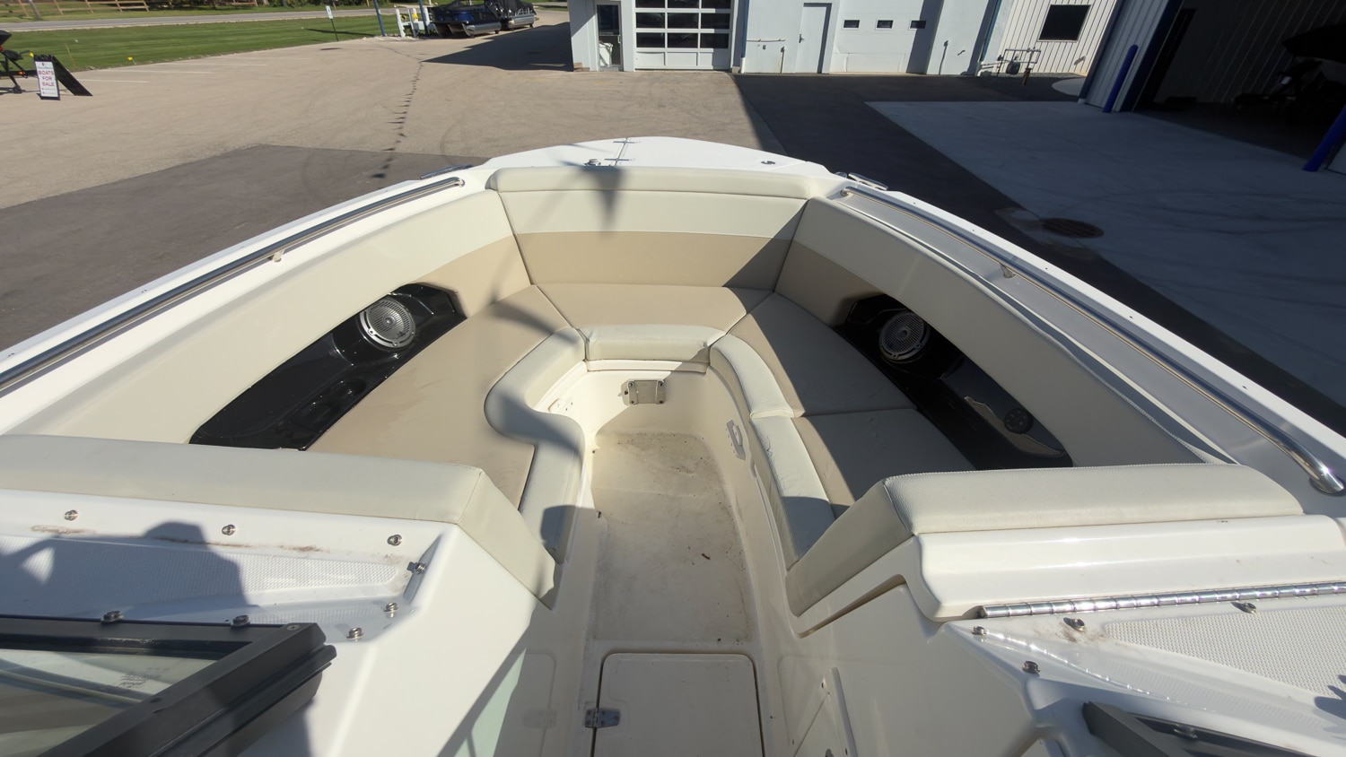 2022 Boston Whaler 240 Vantage, photo 27 of 28