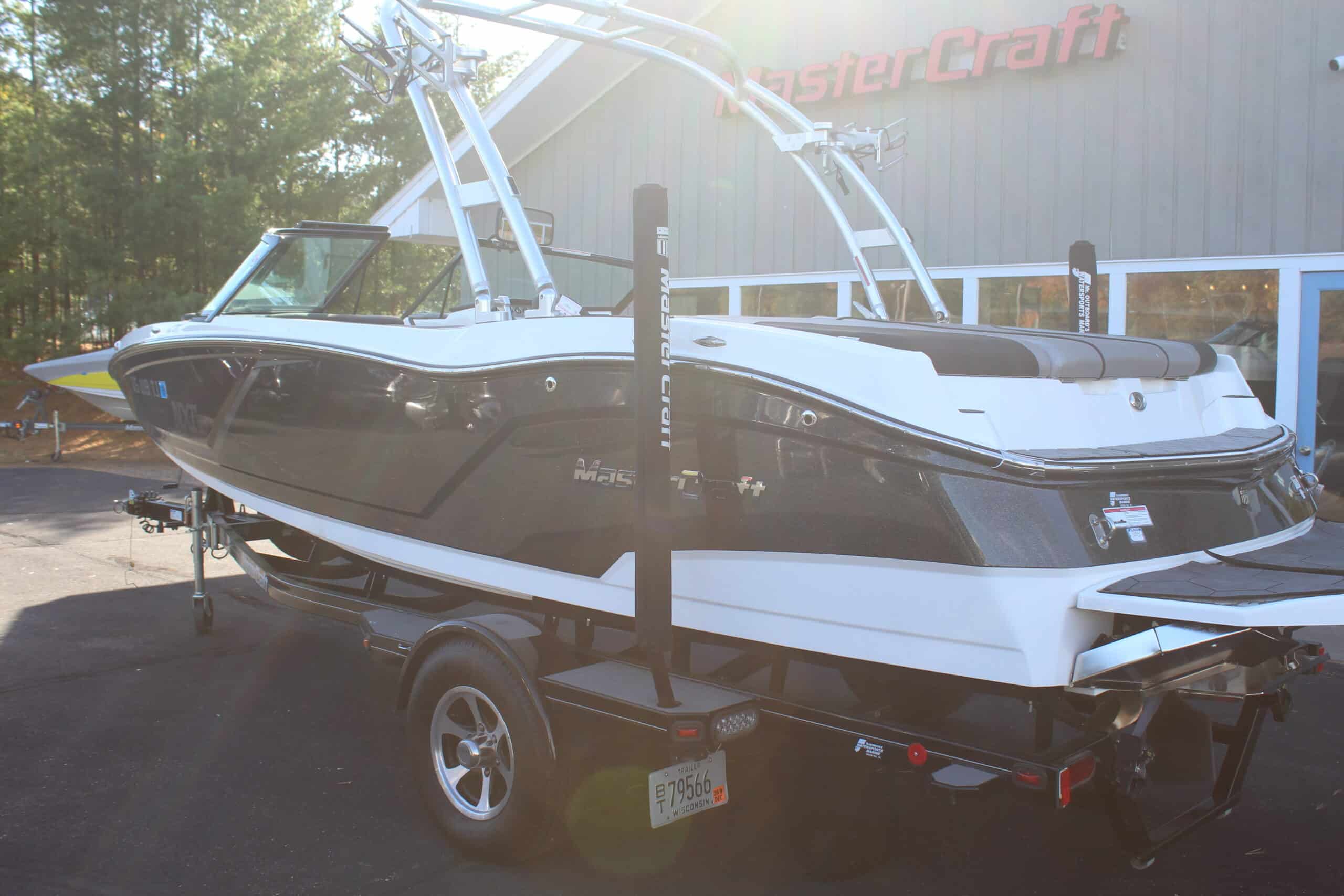 2016 MasterCraft NXT20, photo 2 of 17