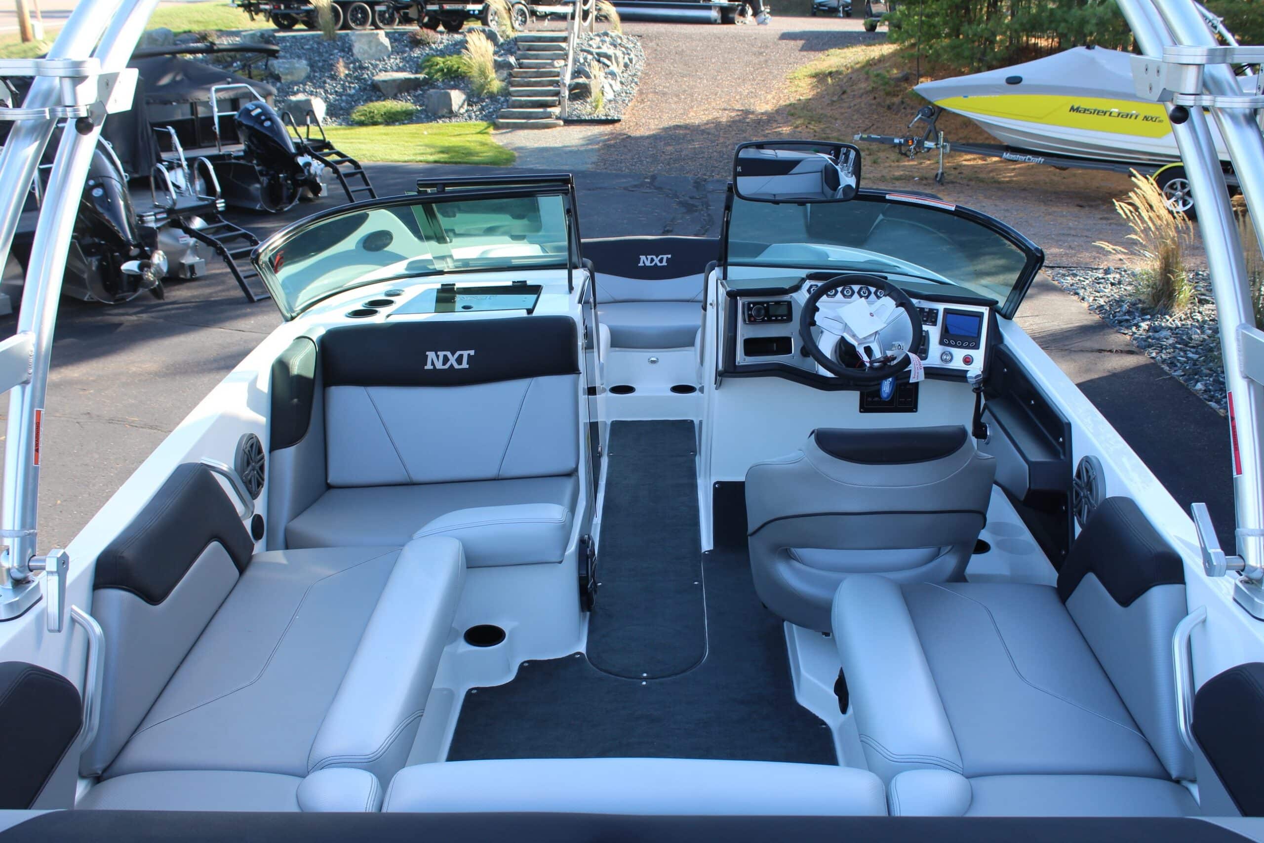 2016 MasterCraft NXT20, photo 8 of 17